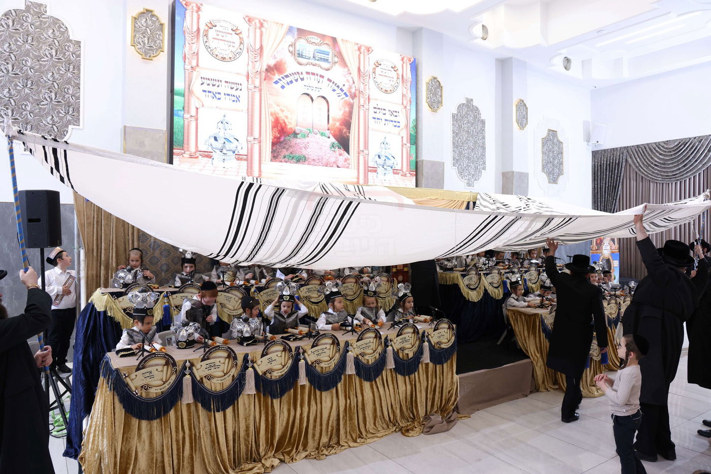 מסיבת חומש בתלמוד תורה טשכנוב