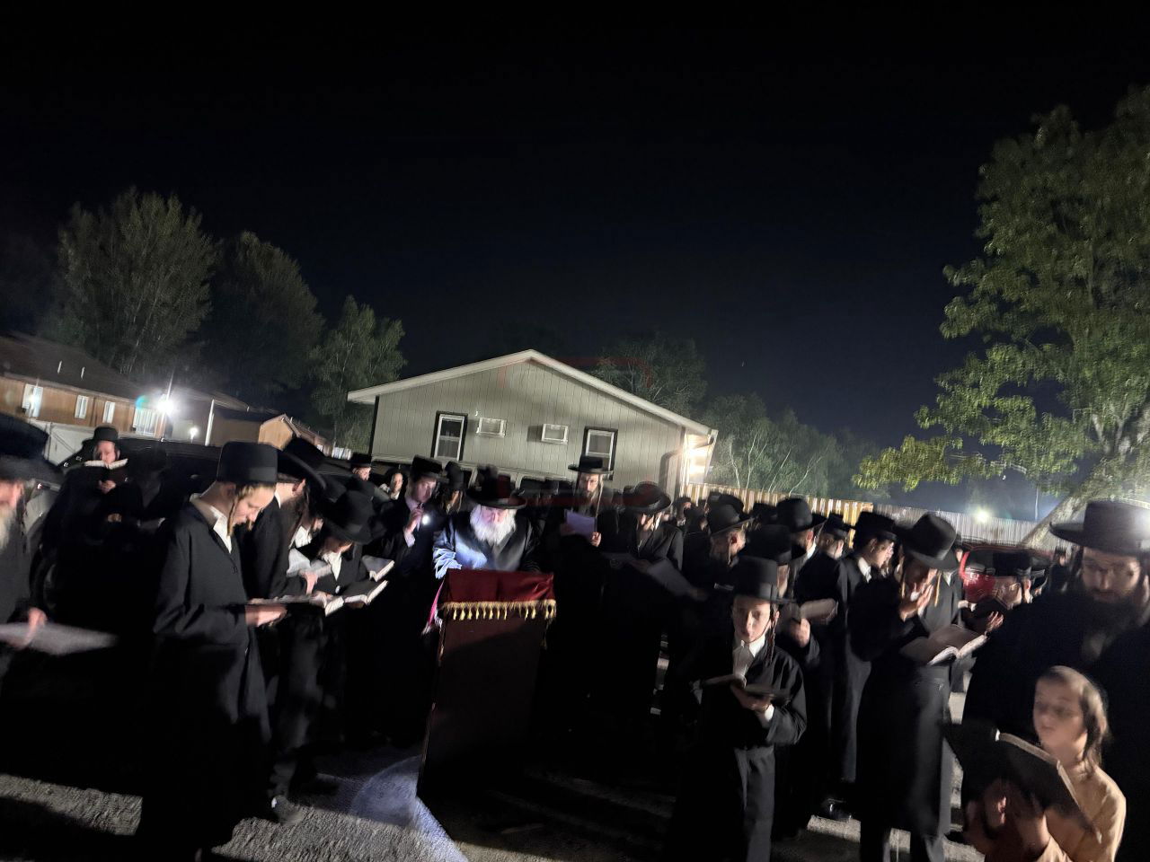 תשעה באב בחצה"ק קראלי