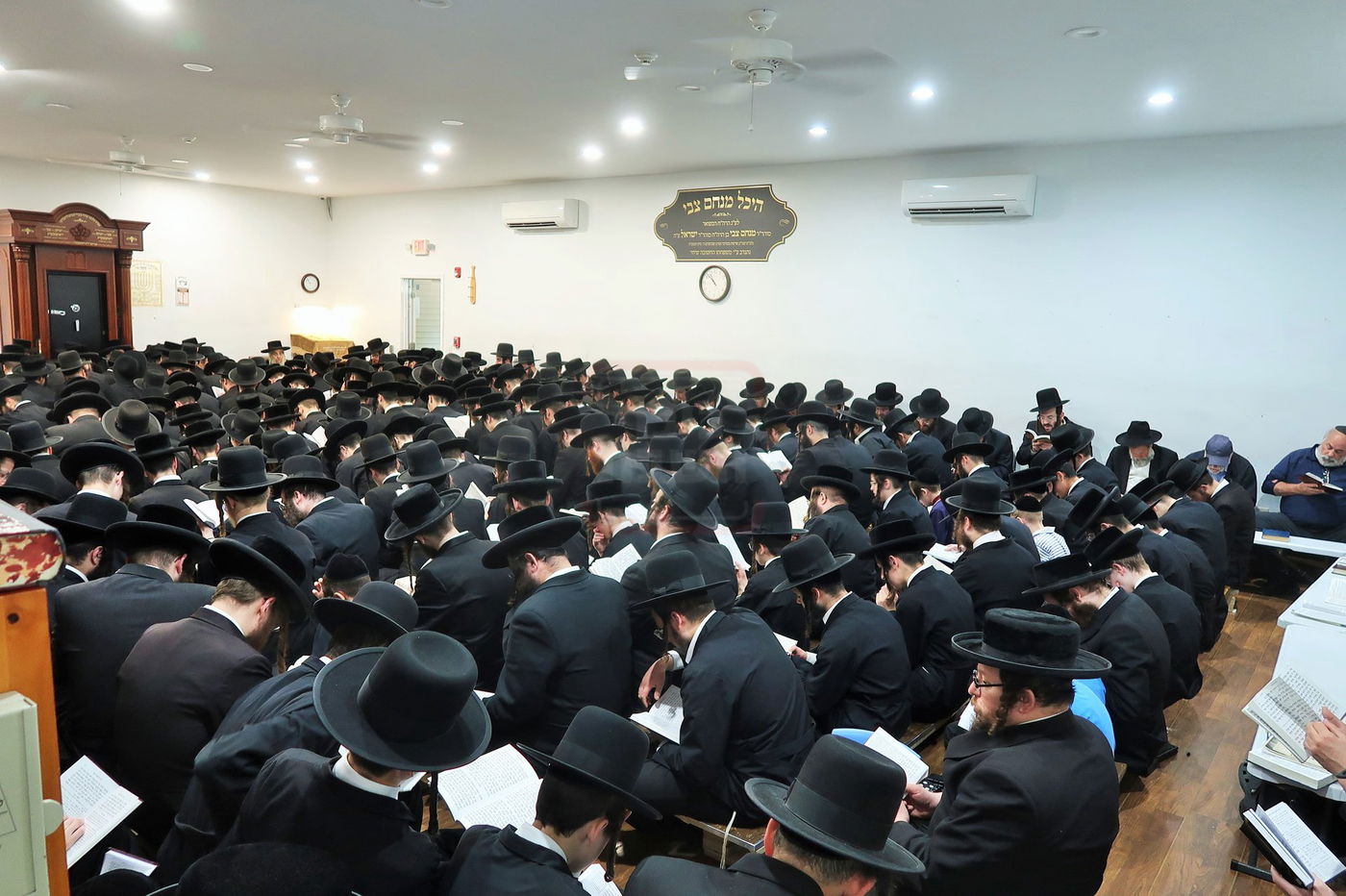 תשעה באב בחצה"ק סאטמר