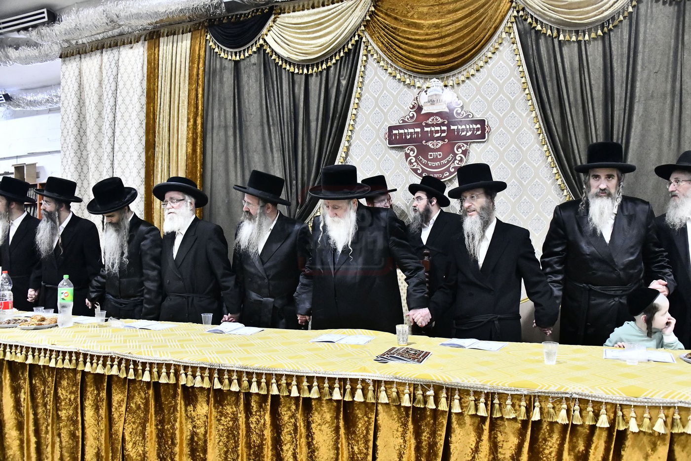 סיום חמשה חומשי תורה במכנובקא בעלזא