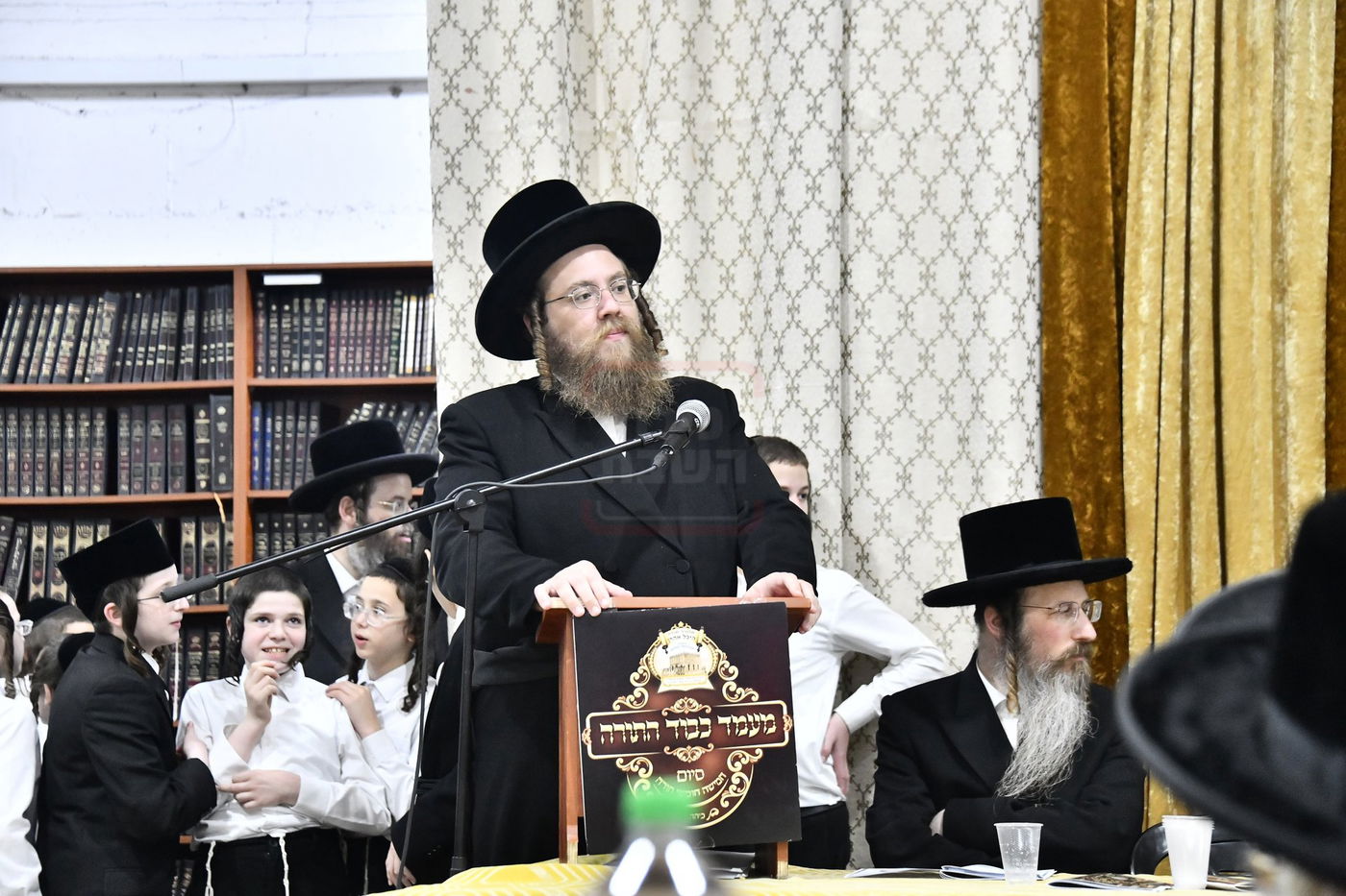 סיום חמשה חומשי תורה במכנובקא בעלזא