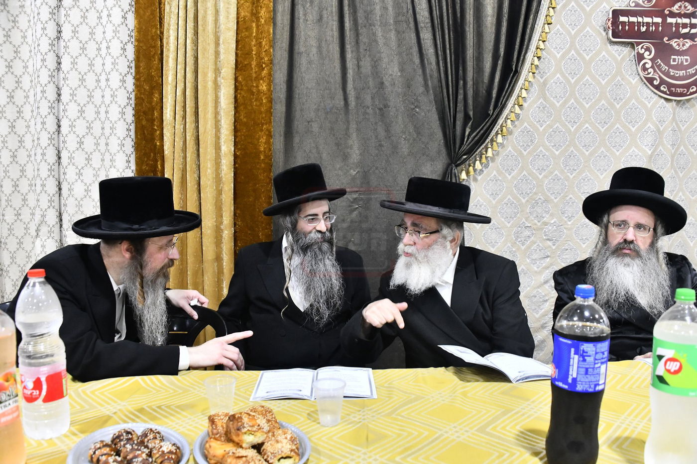 סיום חמשה חומשי תורה במכנובקא בעלזא