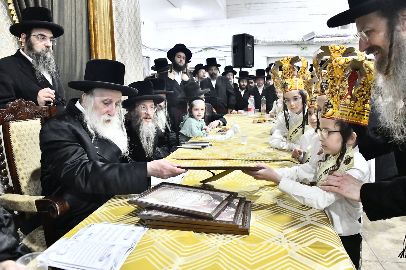 סיום חמשה חומשי תורה במכנובקא בעלזא