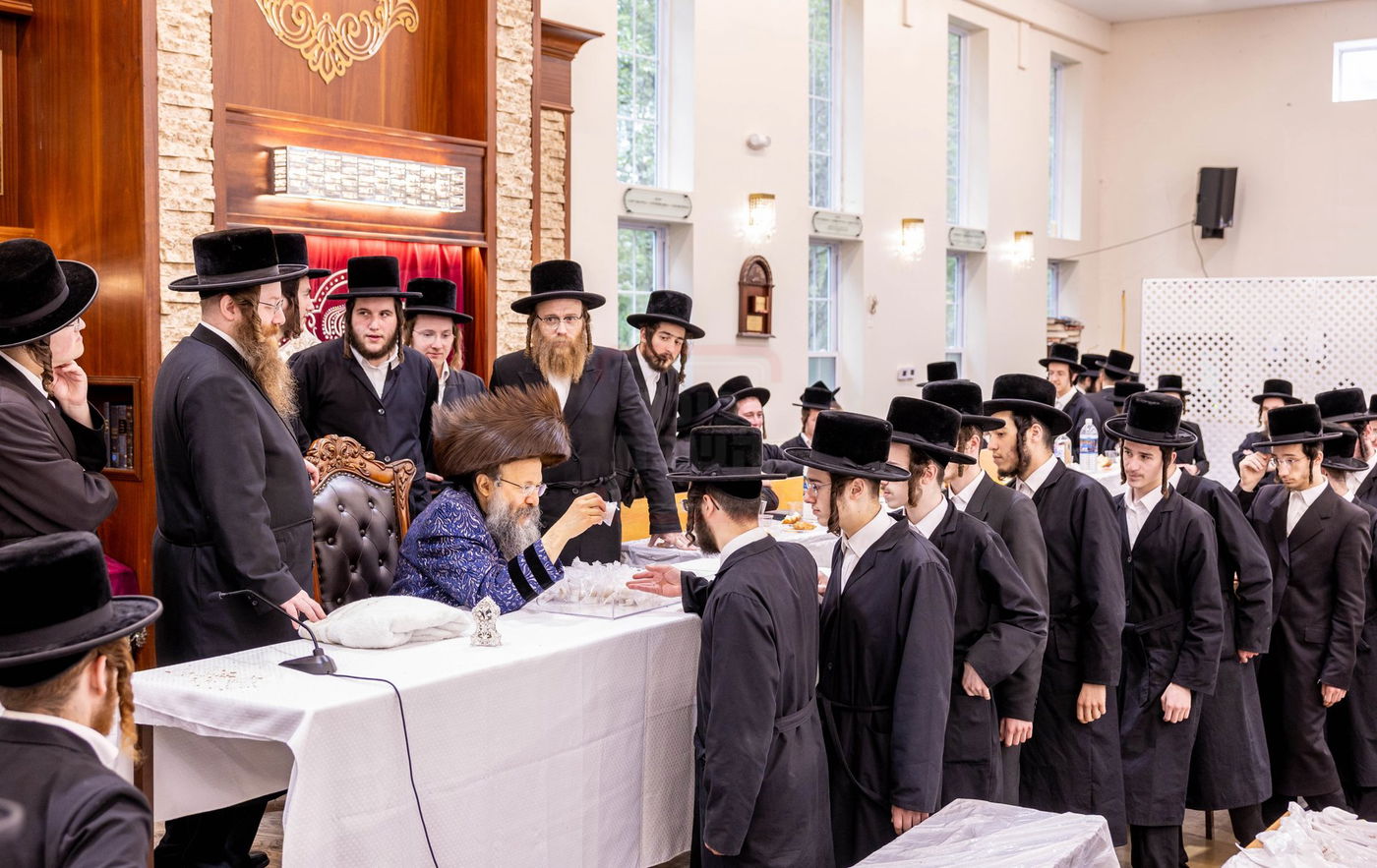 שמחת פדיון הבן לנין האדמו"ר מבאבוב 45