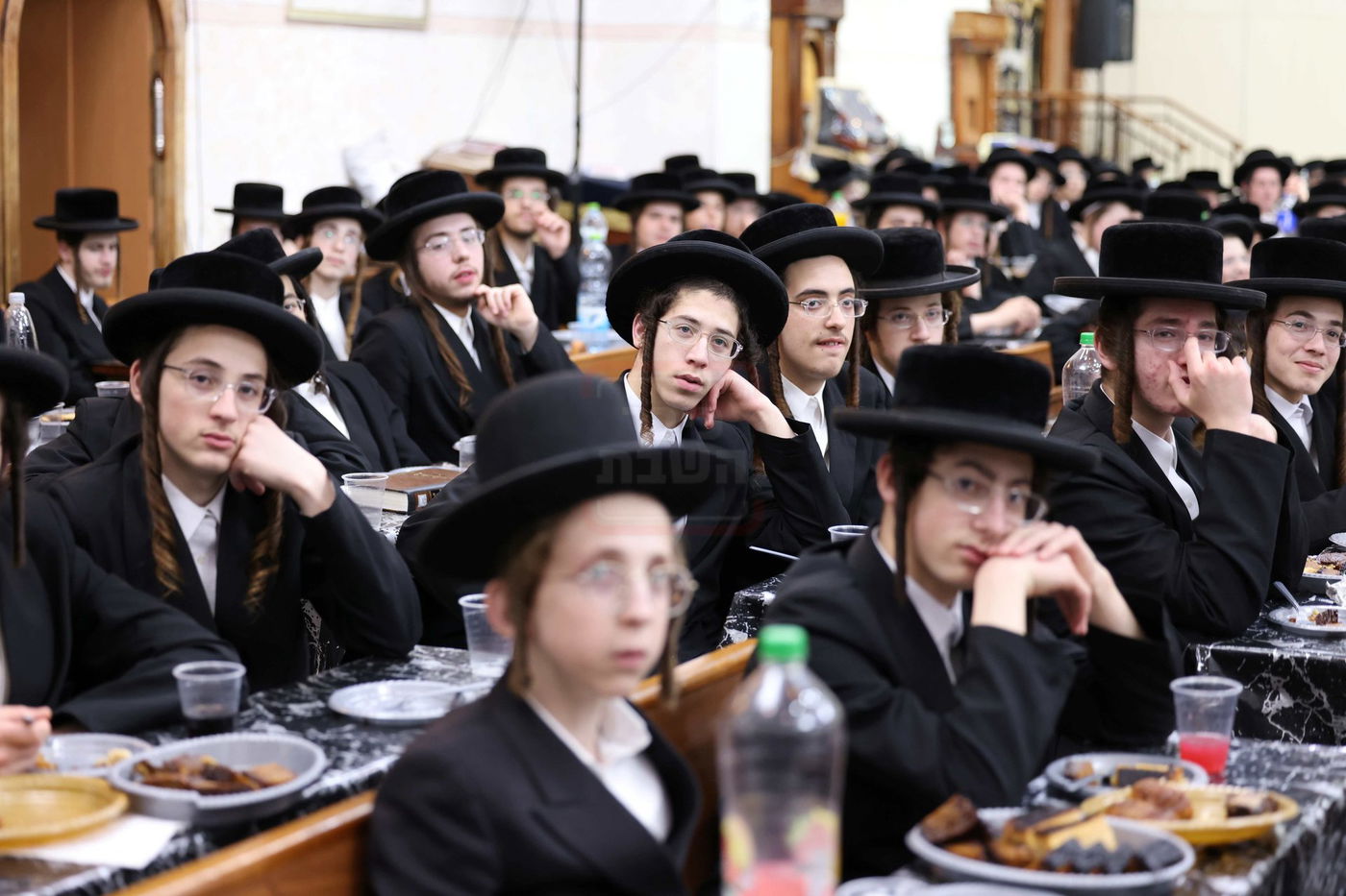 חלוקת פרסים לתלמידי ישיבת 'תולדות אהרן'