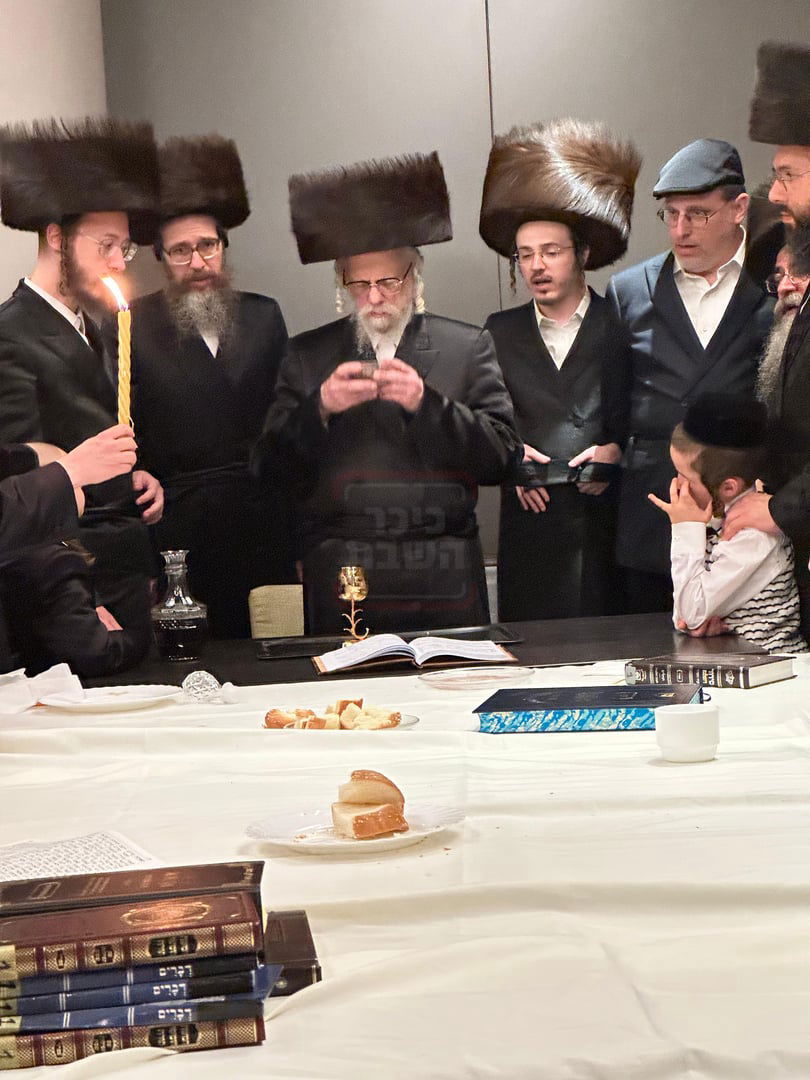 האדמו"ר מסערט ויז'ניץ בהבדלה באוסטריה