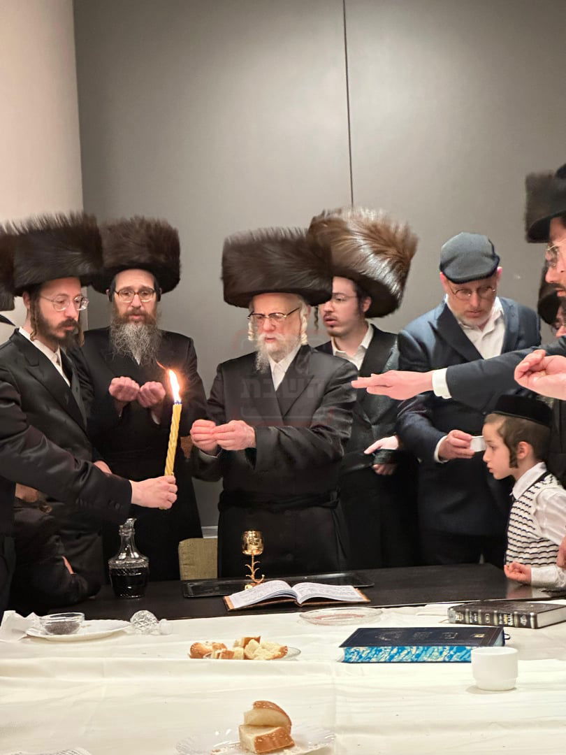 האדמו"ר מסערט ויז'ניץ בהבדלה באוסטריה