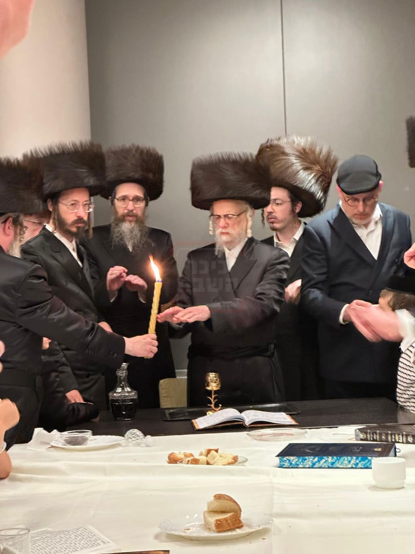 האדמו"ר מסערט ויז'ניץ בהבדלה באוסטריה