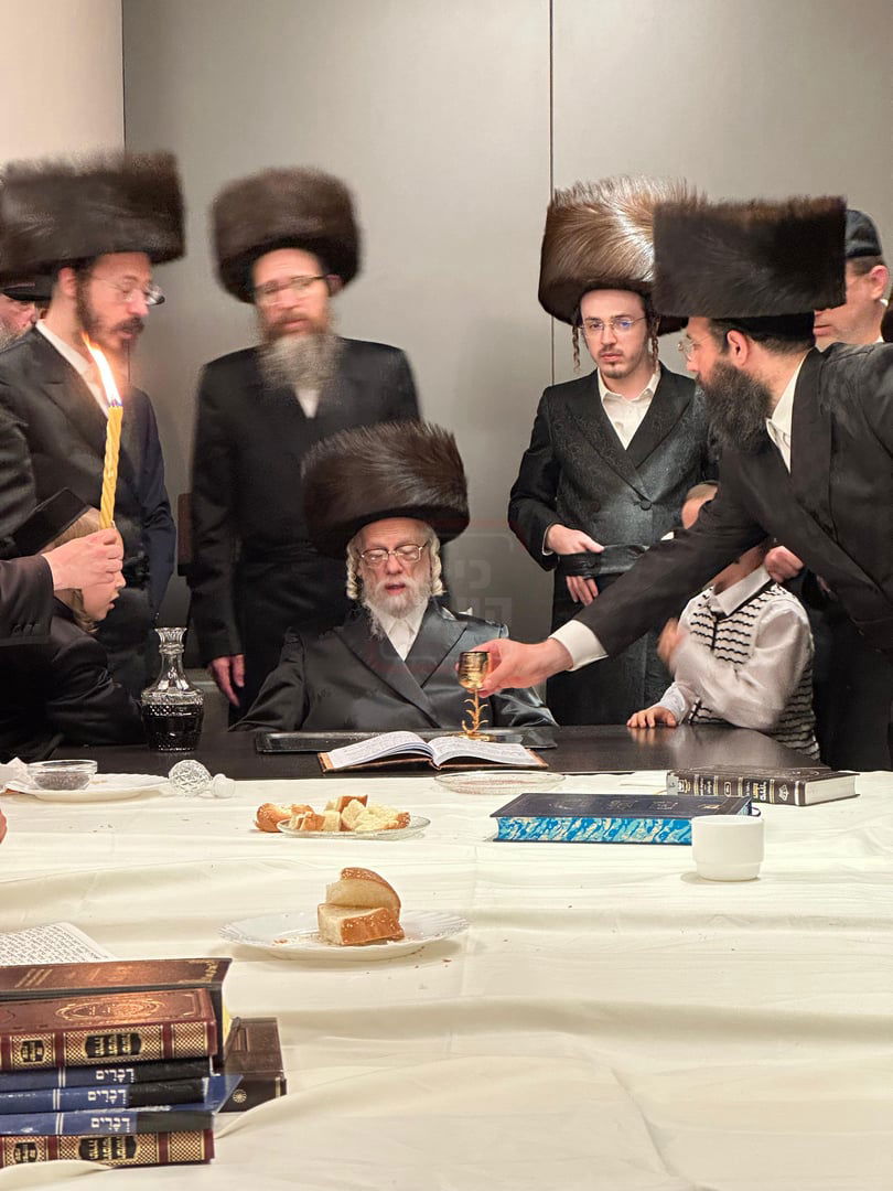 האדמו"ר מסערט ויז'ניץ בהבדלה באוסטריה