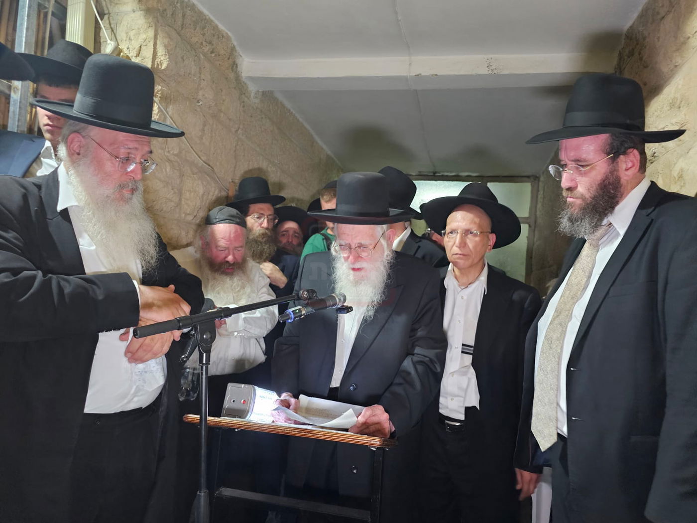 מסע הלוויית הגרב"ש דויטש זצ"ל - בירושלים