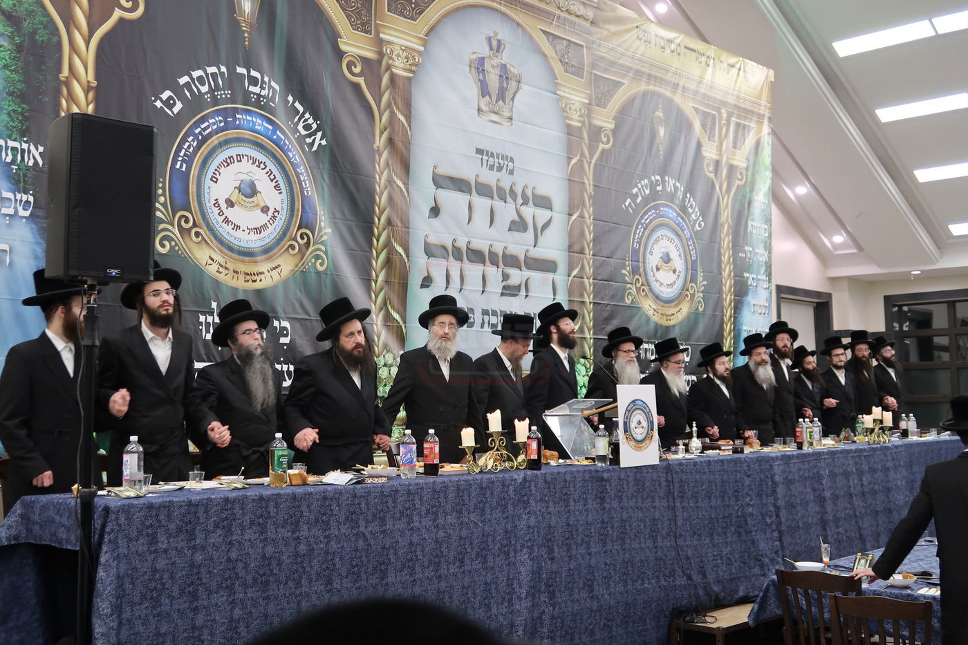 סיום מסכת פסחים בישיבת צאנז זוועהיל