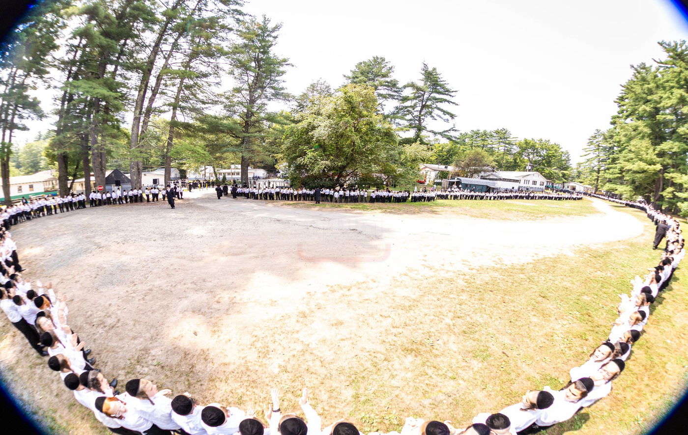 האדמו"ר מסאטמר בביקור בקאנטרי