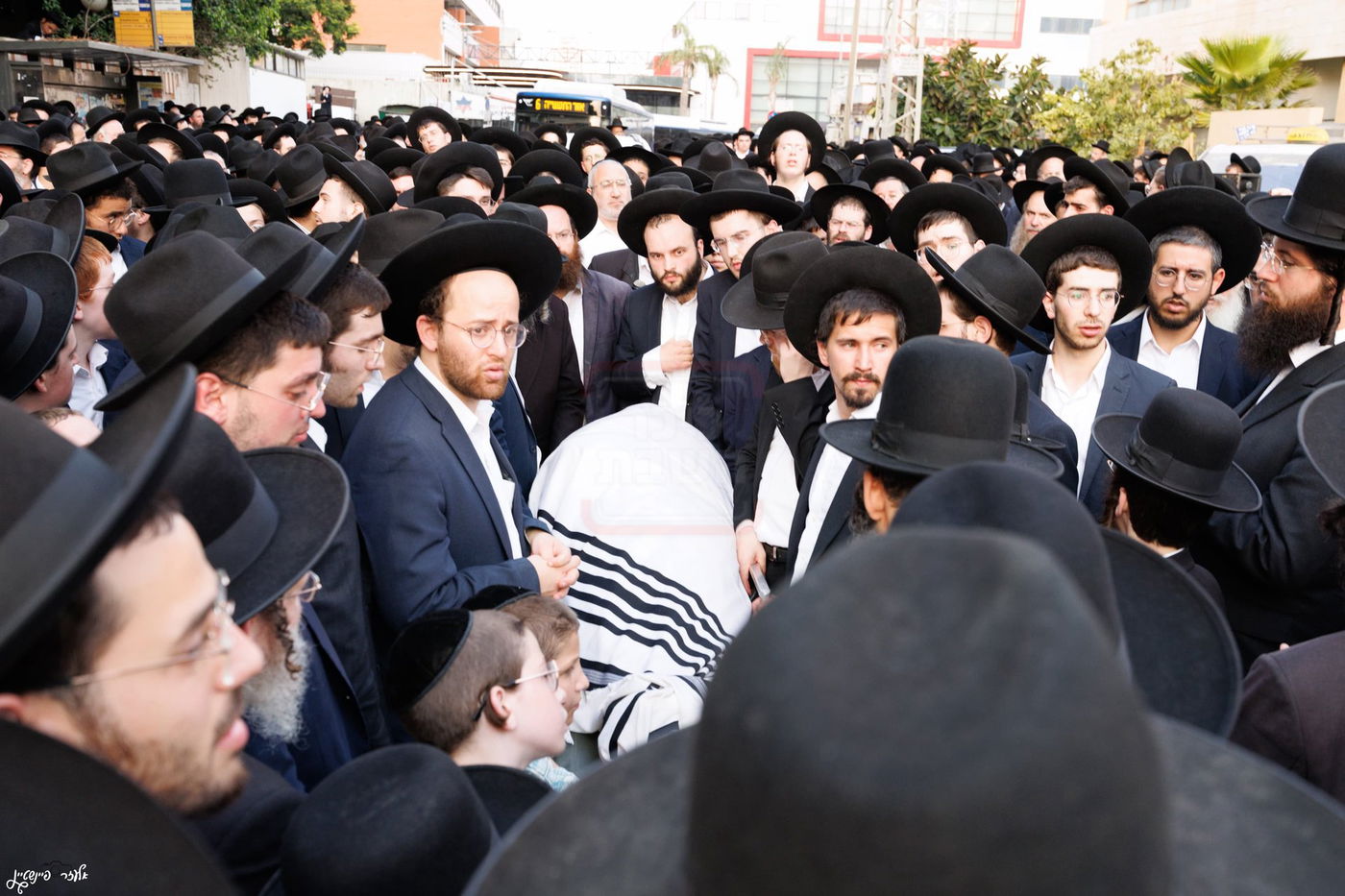 מסע הלוויית הגרב"ש דויטש זצ"ל - בבני ברק