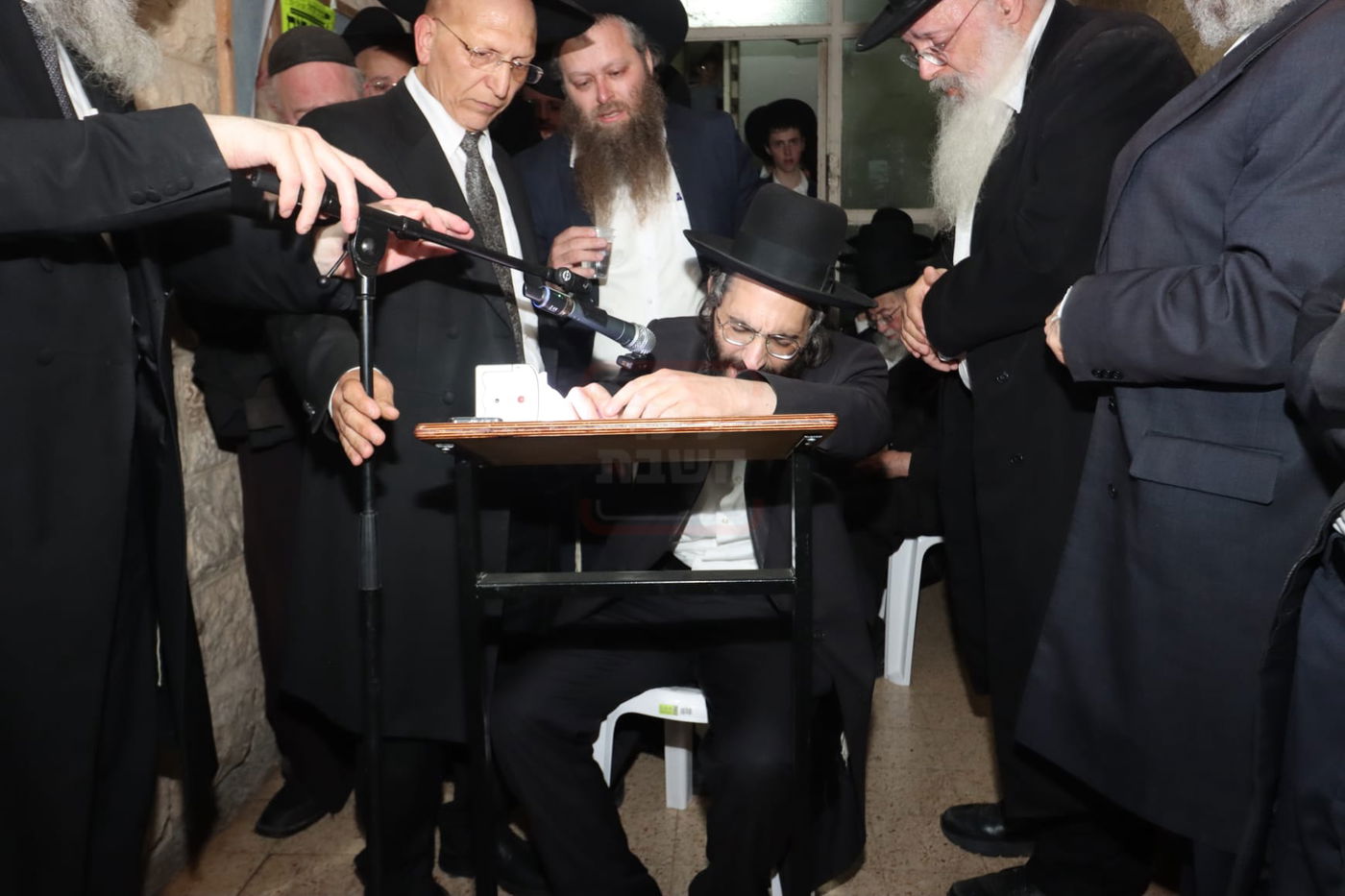 מסע הלוויית הגרב"ש דויטש זצ"ל - בירושלים