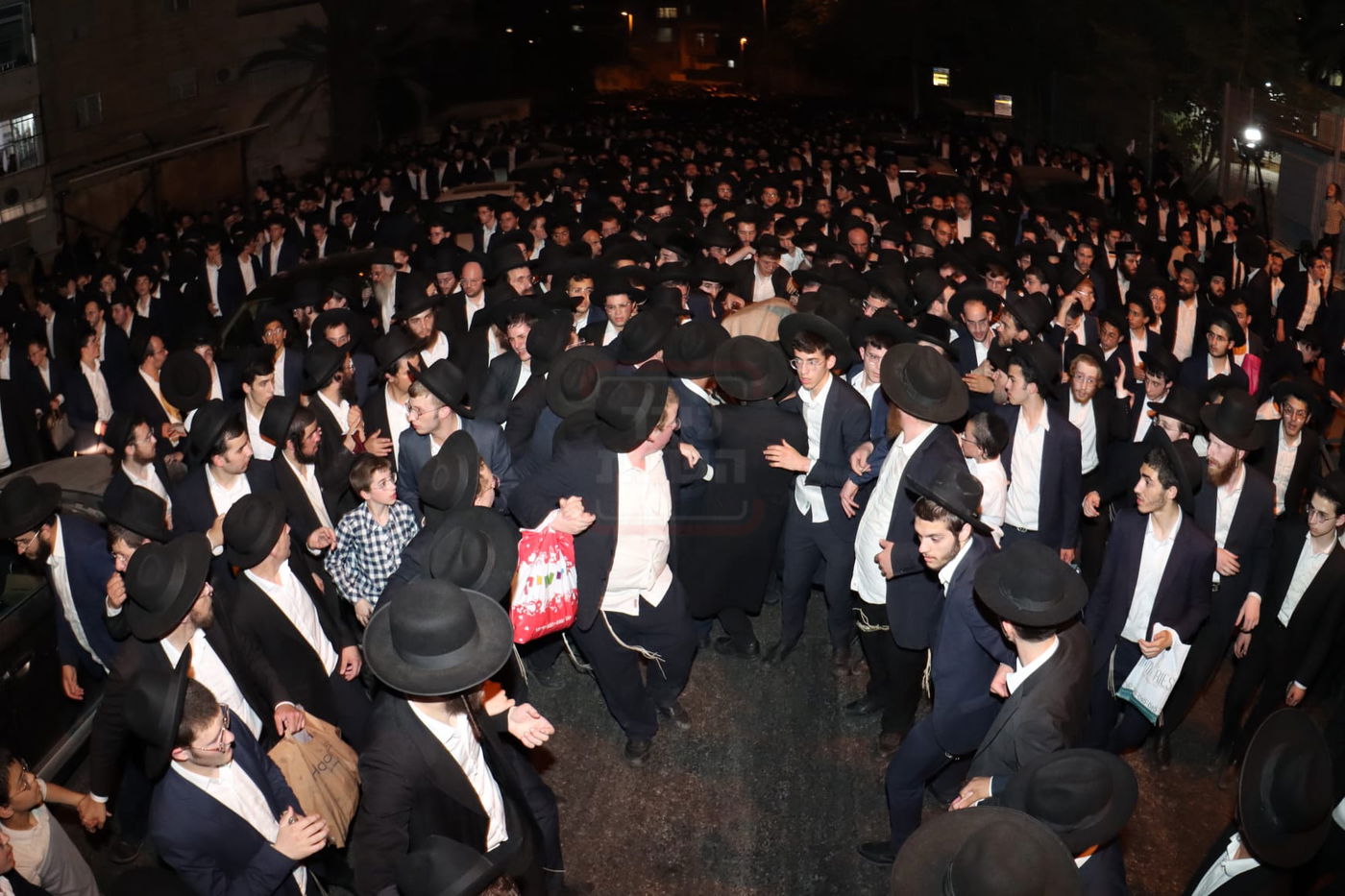 מסע הלוויית הגרב"ש דויטש זצ"ל - בירושלים