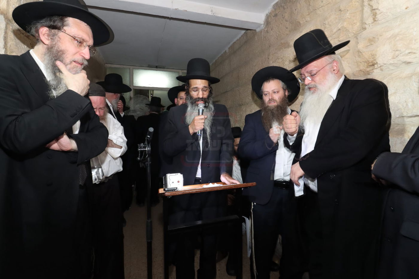 מסע הלוויית הגרב"ש דויטש זצ"ל - בירושלים