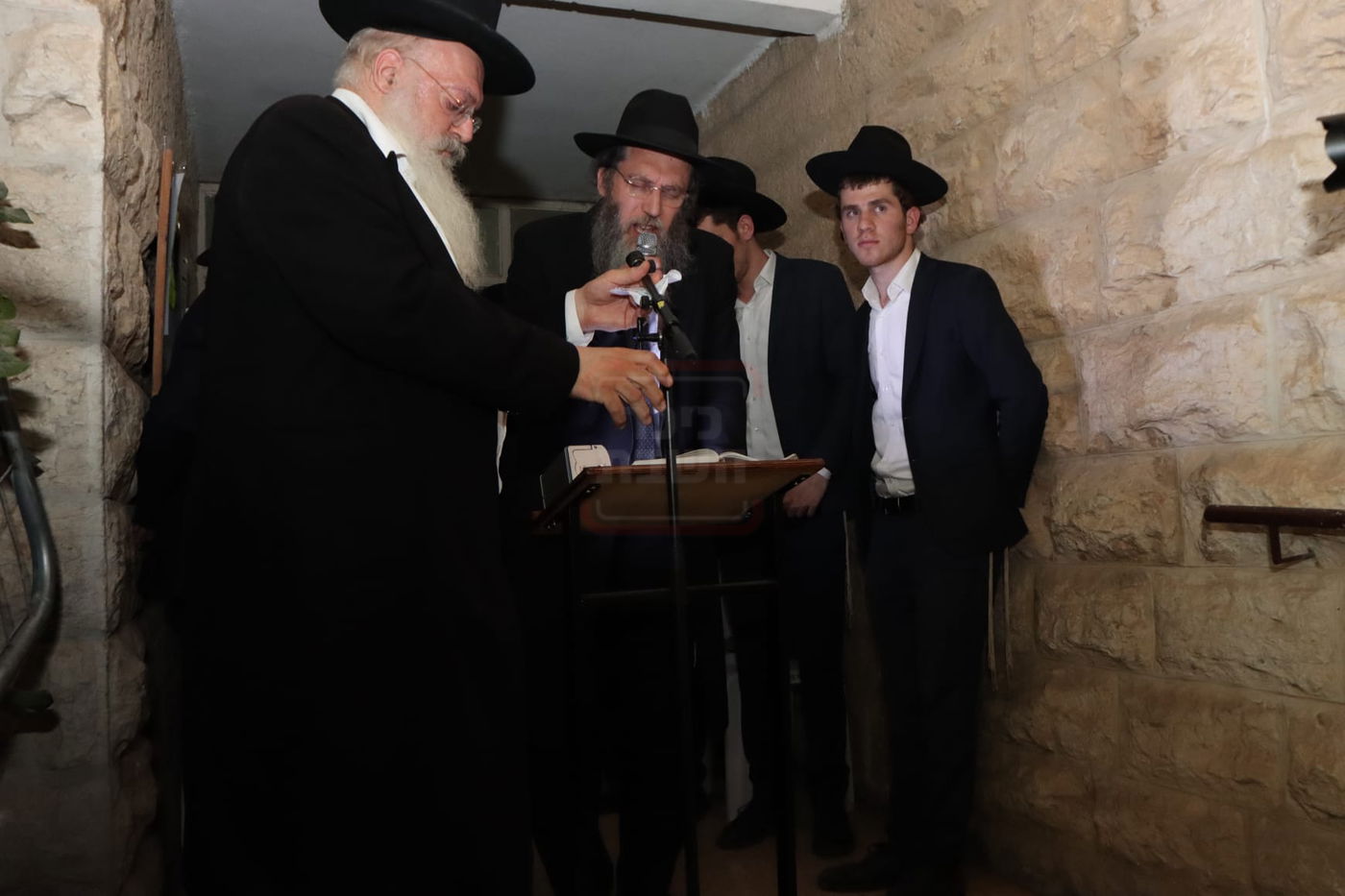 מסע הלוויית הגרב"ש דויטש זצ"ל - בירושלים