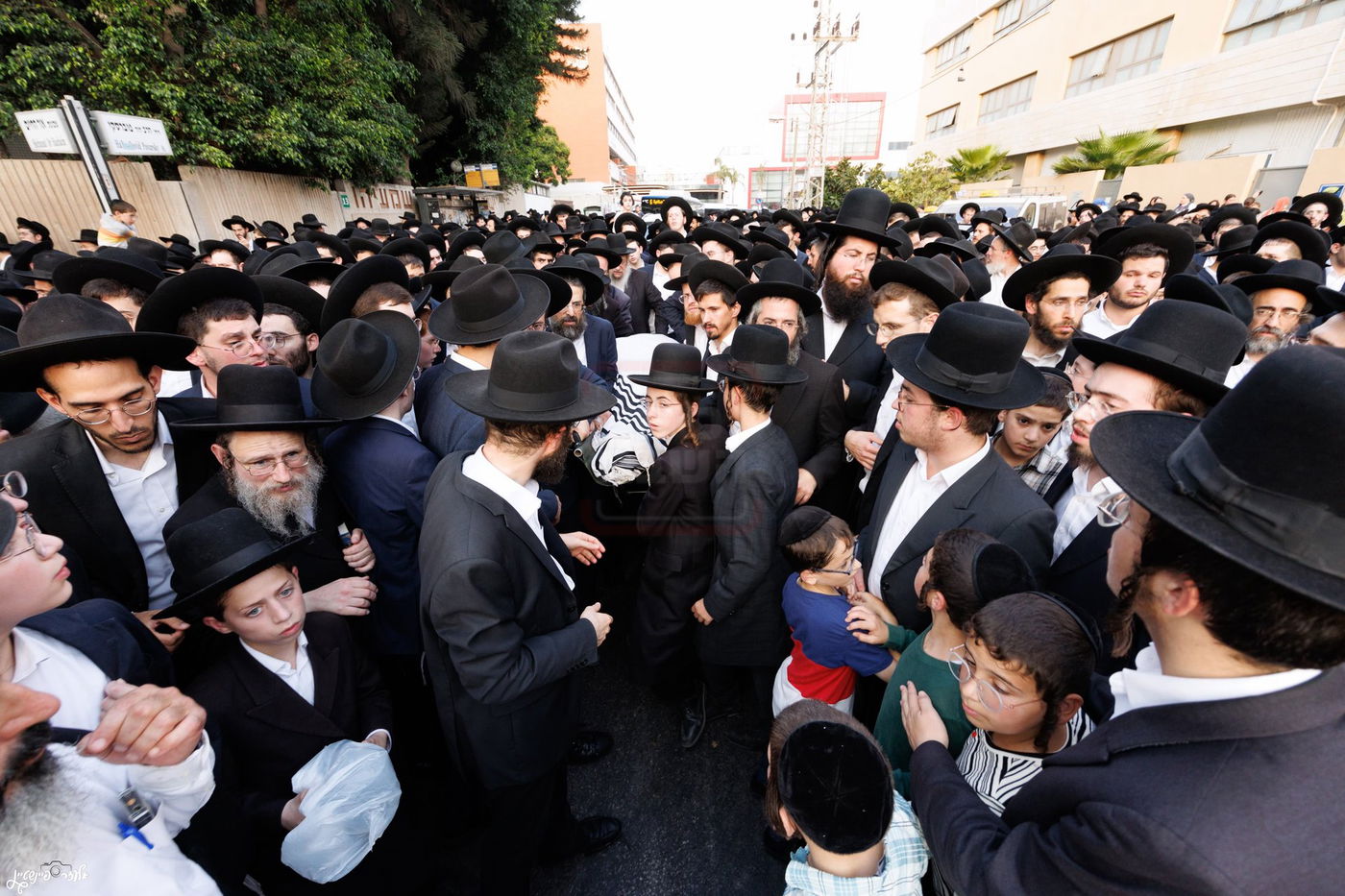 מסע הלוויית הגרב"ש דויטש זצ"ל - בבני ברק