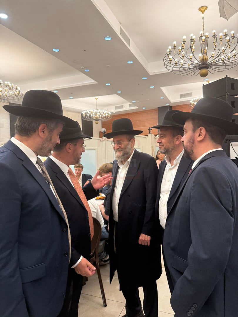 זופניק בכיכר | כל התמונות, הנייעס והחשיפות של בין הזמנים