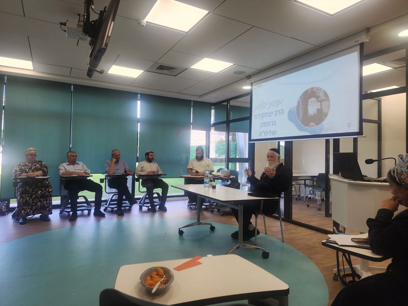 זופניק בכיכר | כל התמונות, הנייעס והחשיפות של בין הזמנים