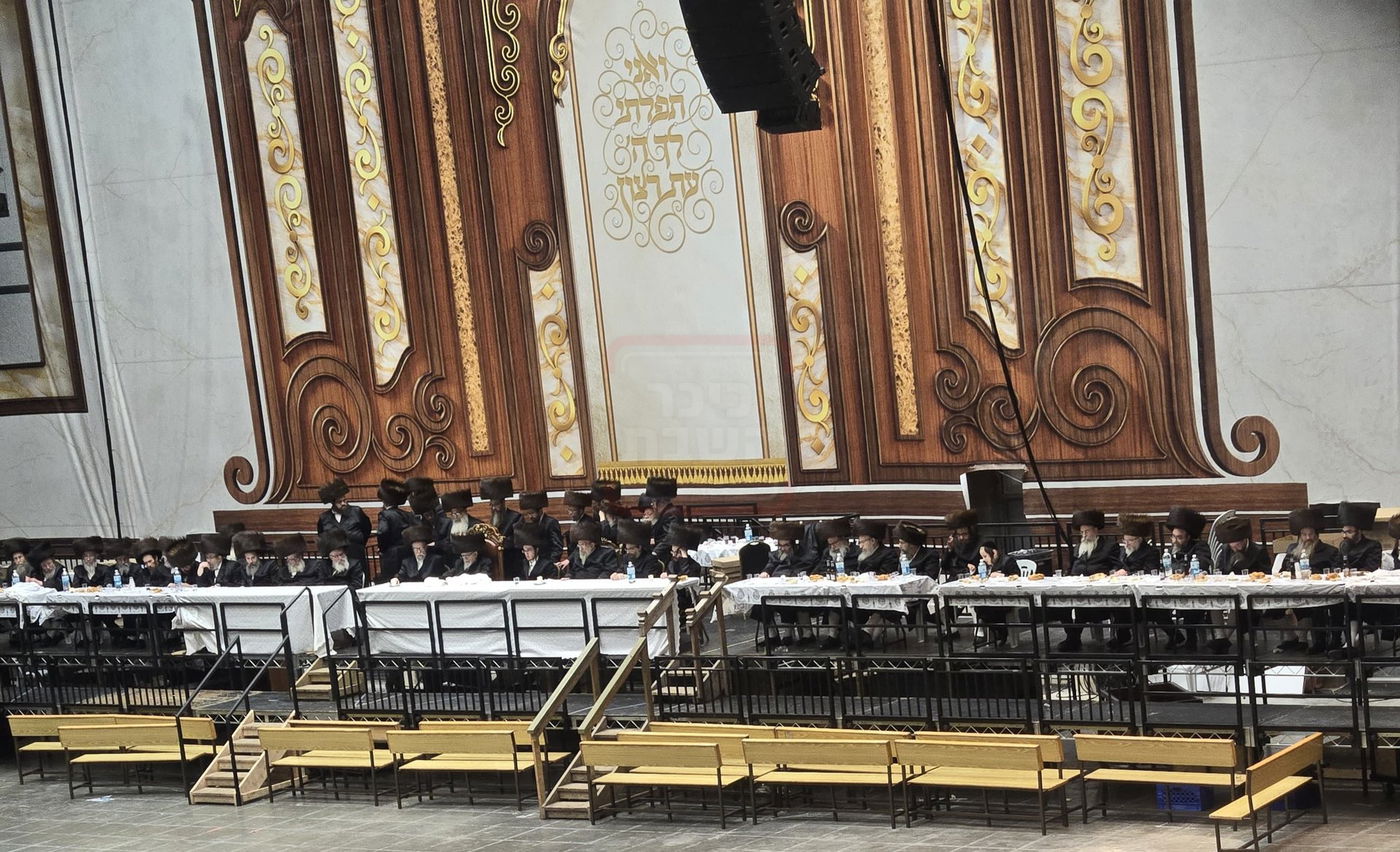 שמחת החתונה בסקווירא אמש