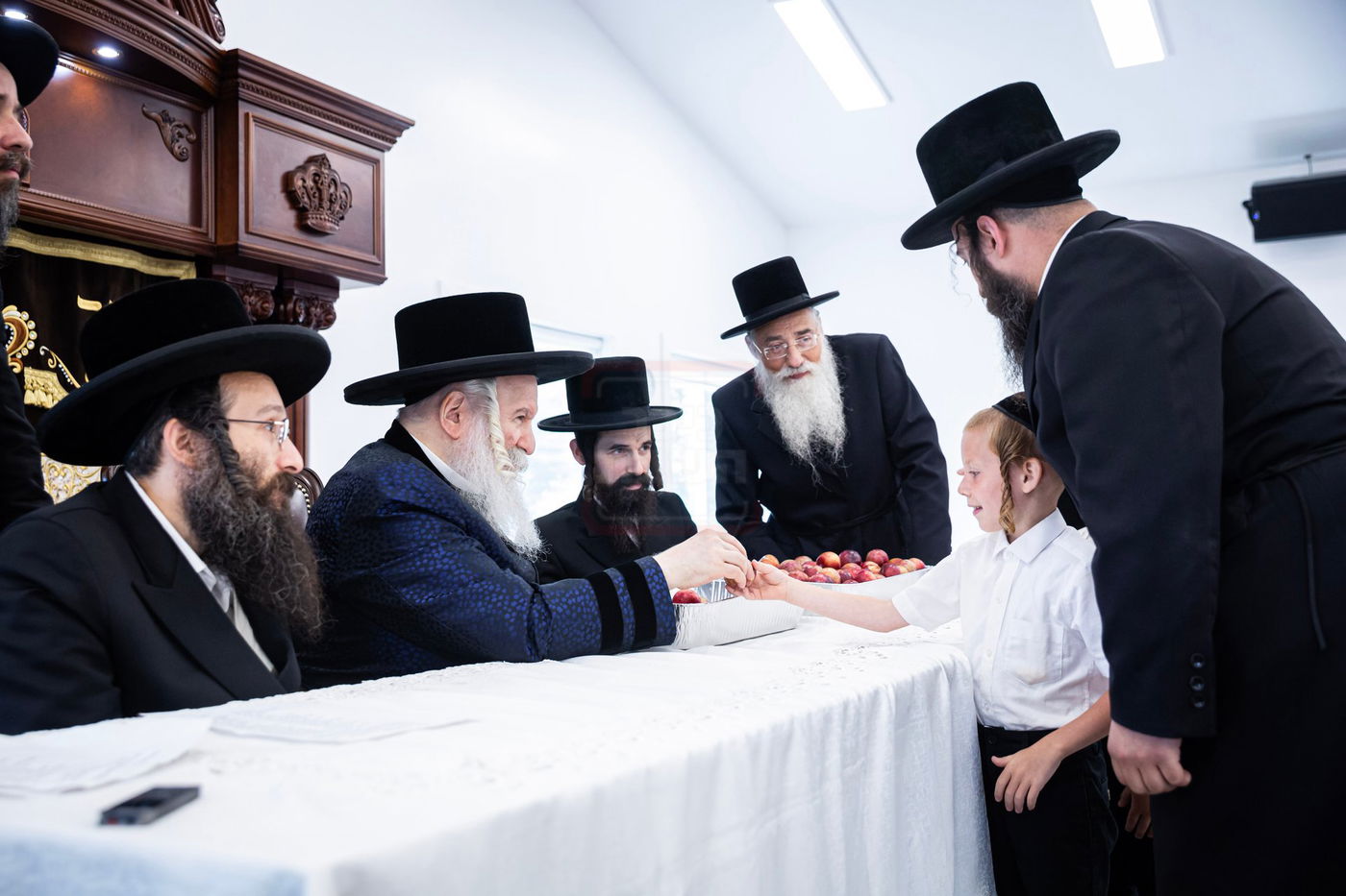 האדמו"ר מבאבוב בביקור במחנה שלווה בקאנטרי