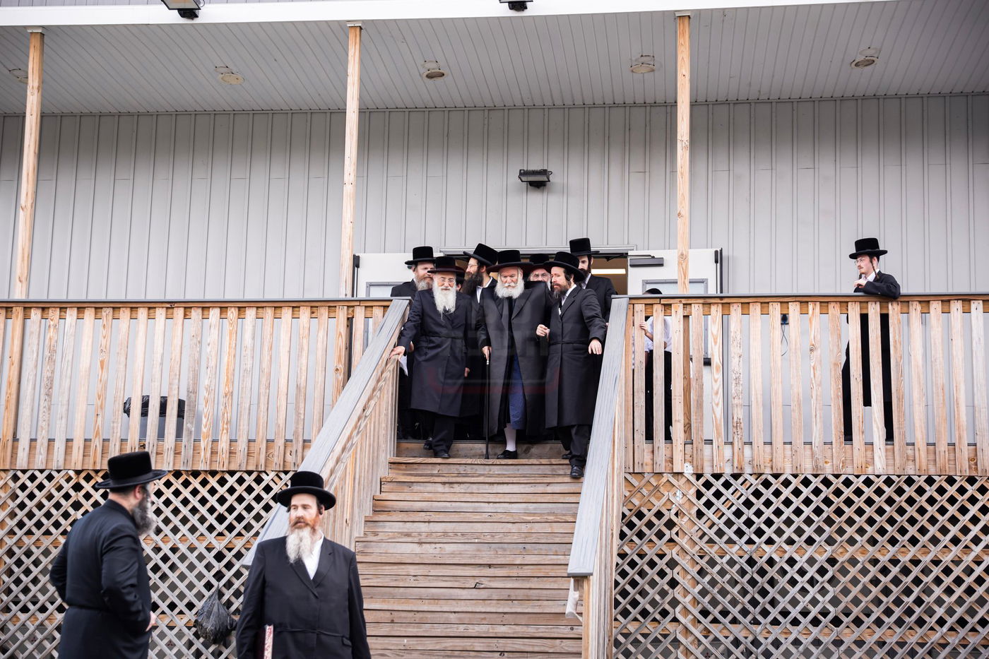 האדמו"ר מבאבוב בביקור במחנה שלווה בקאנטרי