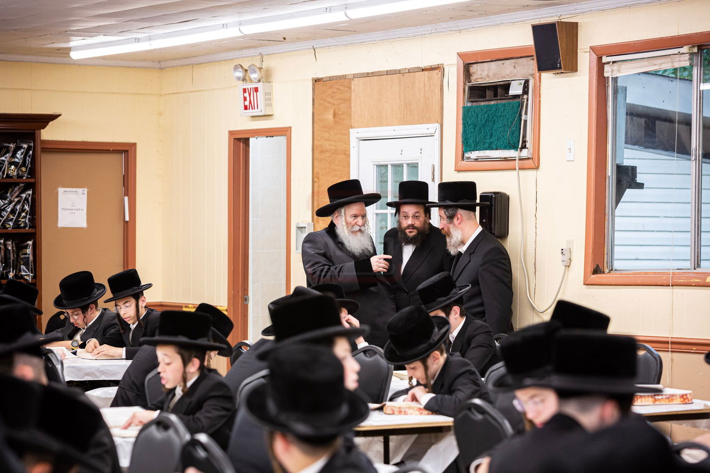 האדמו"ר מבאבוב בביקור במחנה שלווה בקאנטרי