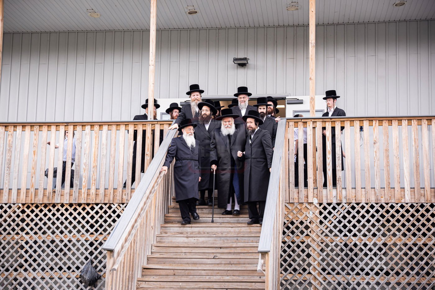 האדמו"ר מבאבוב בביקור במחנה שלווה בקאנטרי