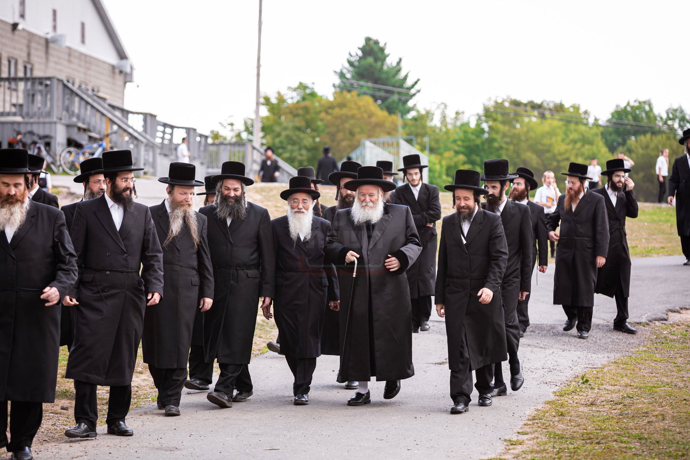 האדמו"ר מבאבוב בביקור במחנה שלווה בקאנטרי