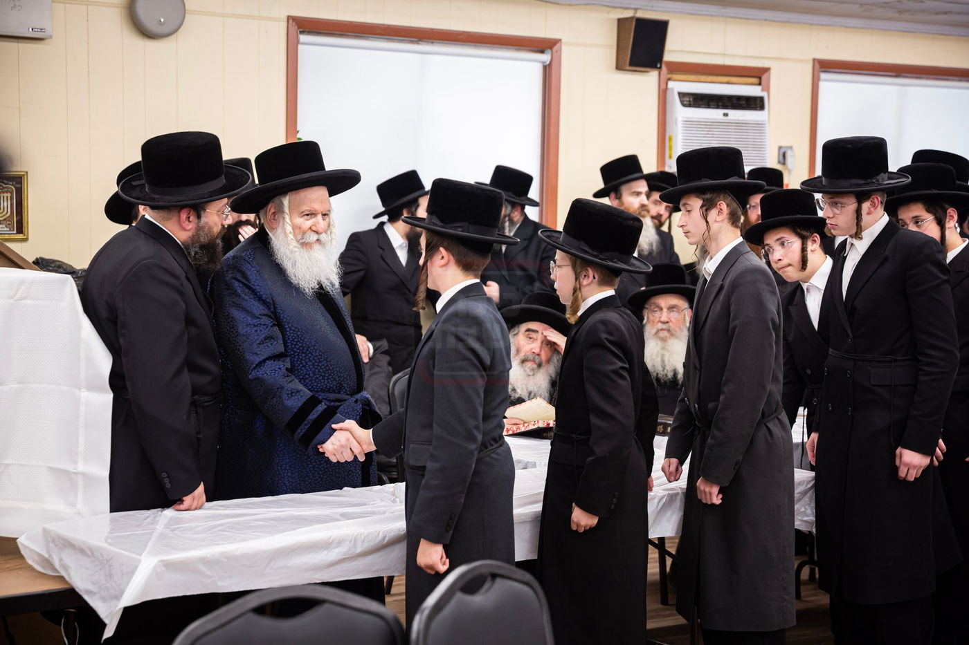 האדמו"ר מבאבוב בביקור במחנה שלווה בקאנטרי