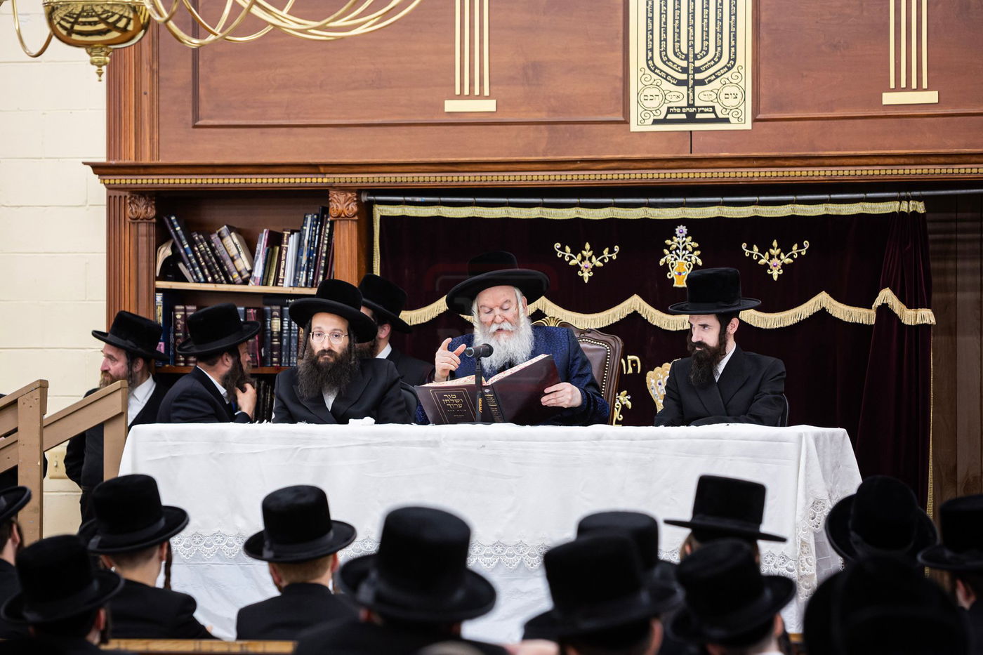 האדמו"ר מבאבוב בביקור במחנה שלווה בקאנטרי