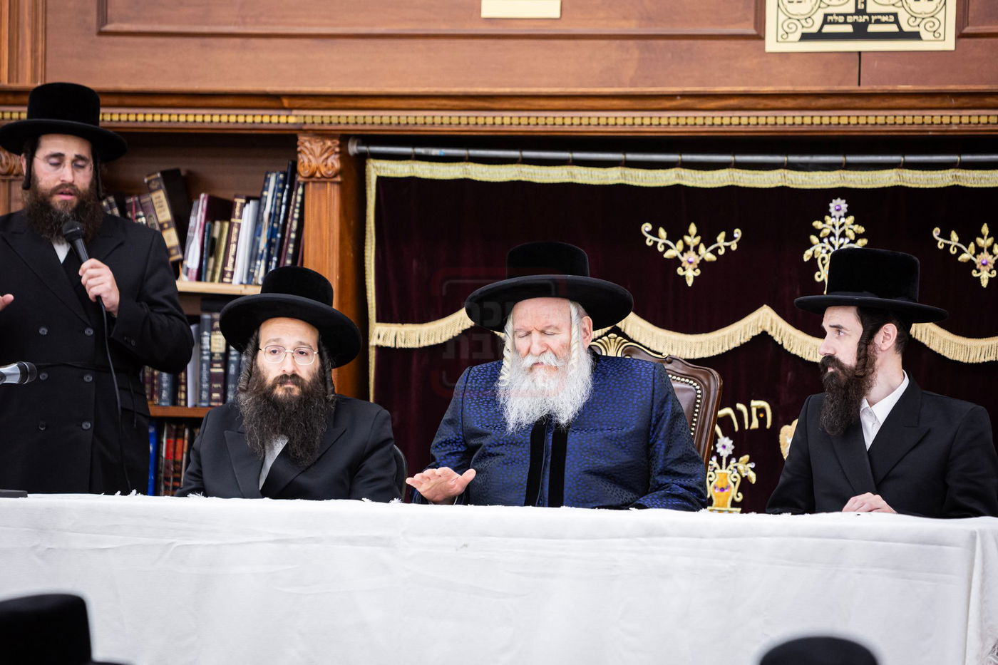 האדמו"ר מבאבוב בביקור במחנה שלווה בקאנטרי