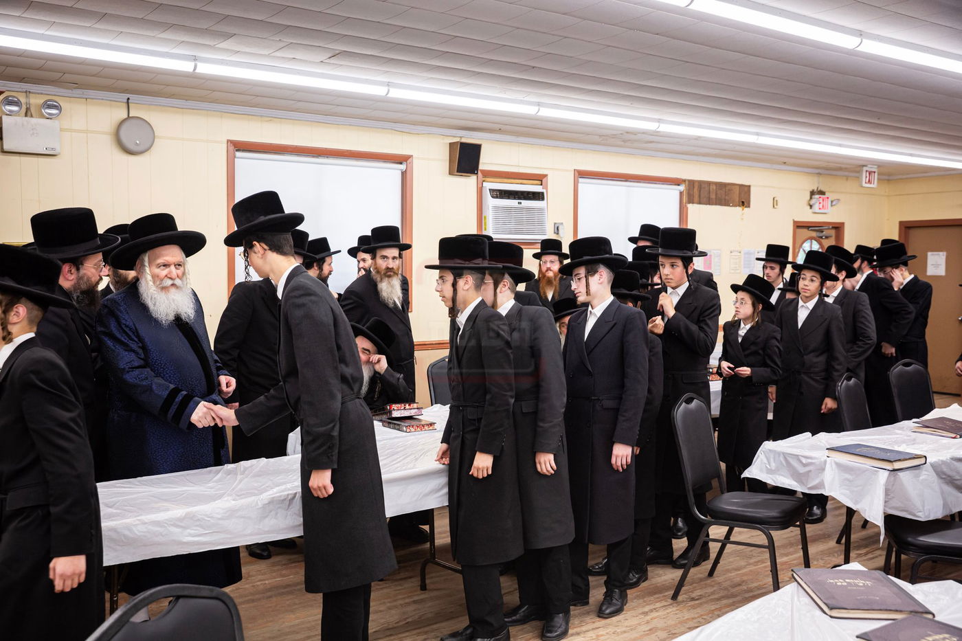 האדמו"ר מבאבוב בביקור במחנה שלווה בקאנטרי