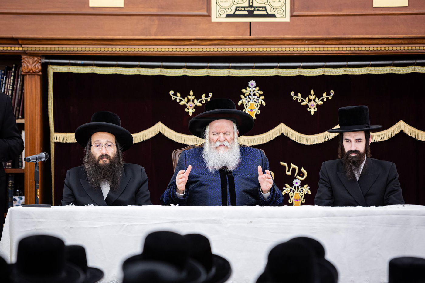 האדמו"ר מבאבוב בביקור במחנה שלווה בקאנטרי