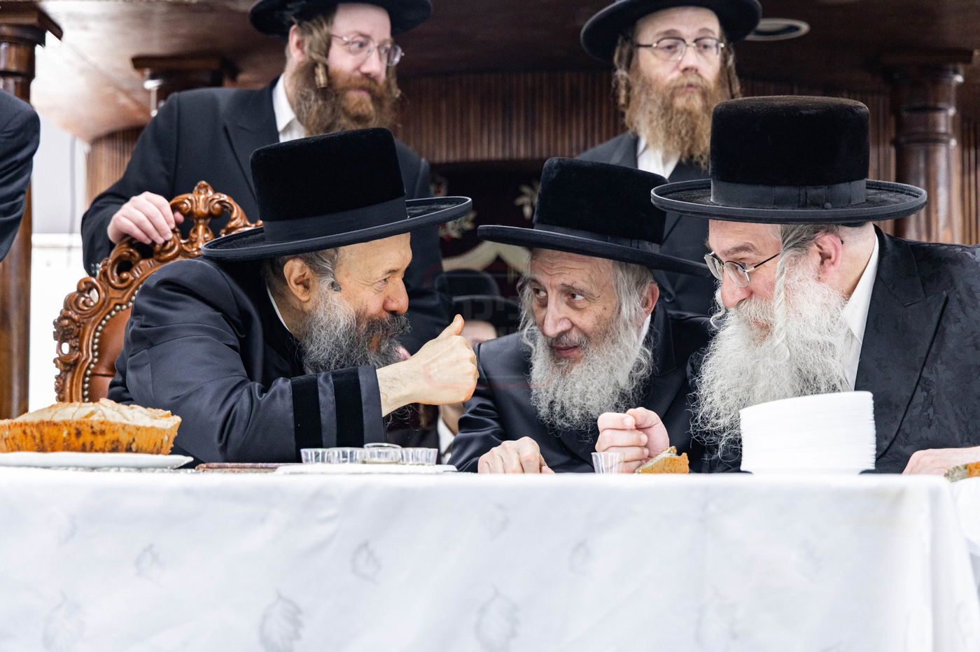 האדמו"ר מבאבוב 45 בביקור במחנה הקיץ של החסידות בקאנטרי