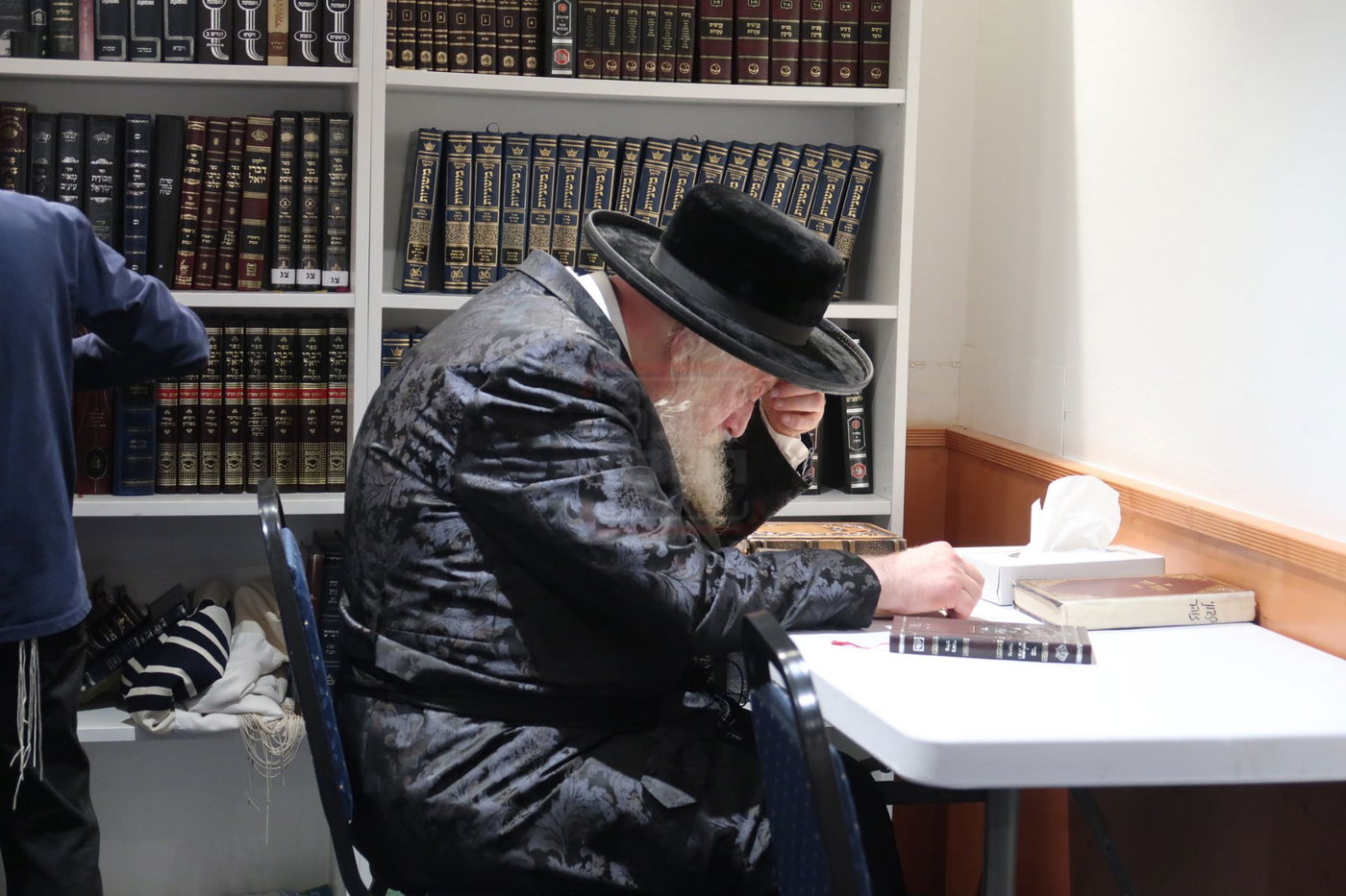 האדמו"ר ממבקשי אמונה במנוחה בדאבוס שבשווייץ