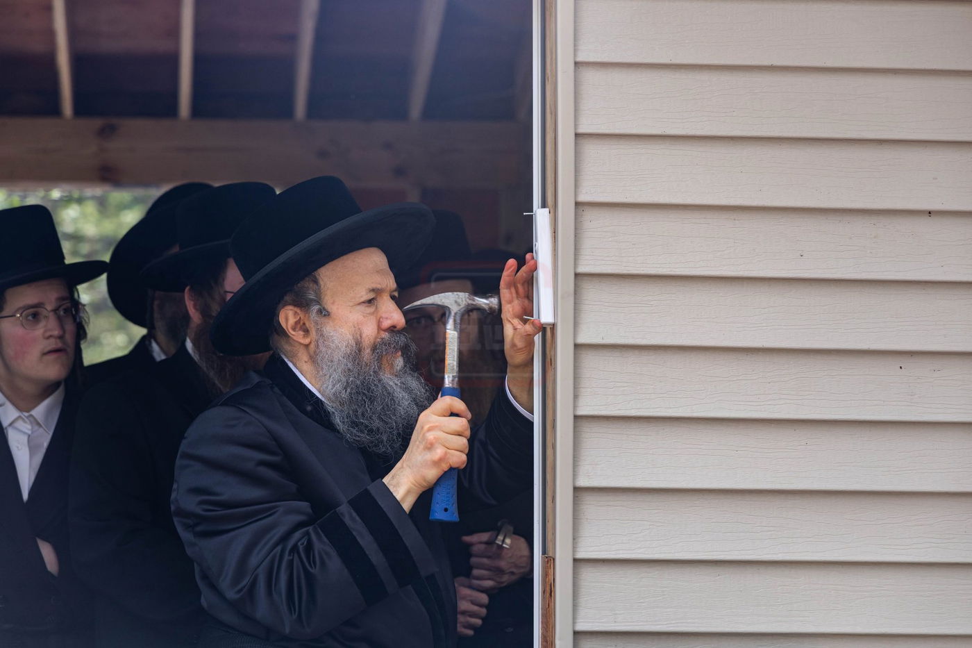 האדמו"ר מבאבוב 45 בביקור במחנה הקיץ של החסידות בקאנטרי