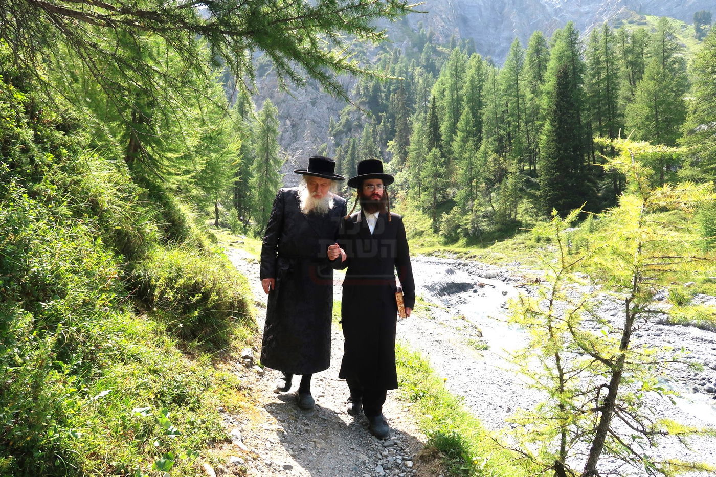 האדמו"ר ממבקשי אמונה במנוחה בדאבוס שבשווייץ