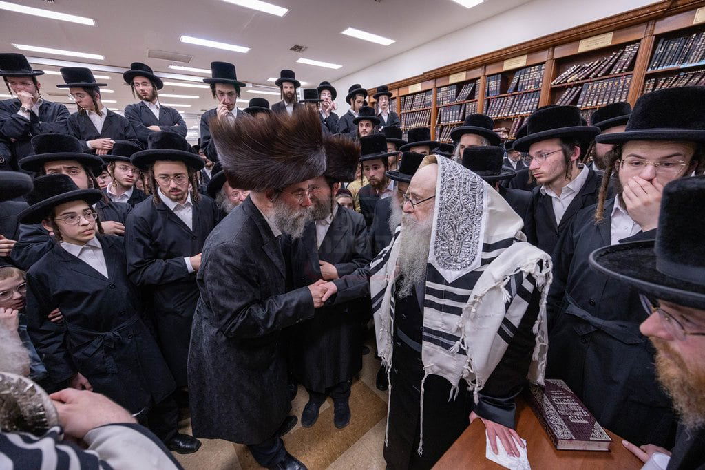 האדמו"ר מצאנז קלויזנבורג בקאנטרי