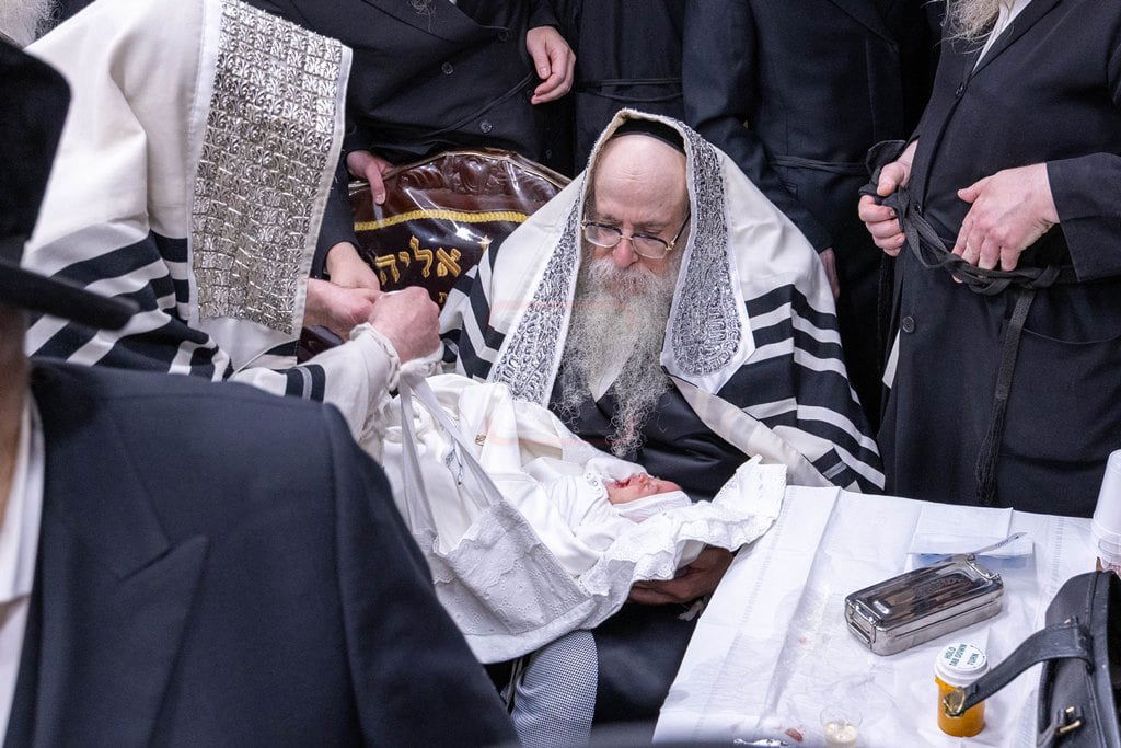 האדמו"ר מצאנז קלויזנבורג בקאנטרי