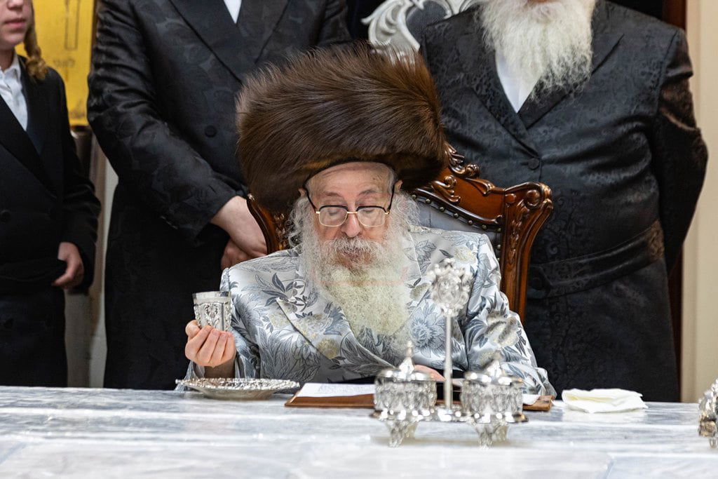 האדמו"ר מצאנז קלויזנבורג בקאנטרי