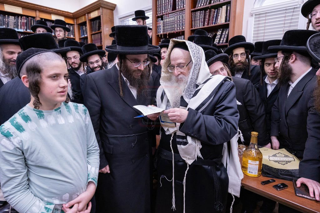 האדמו"ר מצאנז קלויזנבורג בקאנטרי