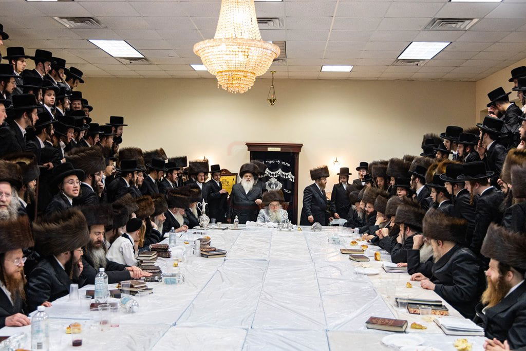 האדמו"ר מצאנז קלויזנבורג בקאנטרי