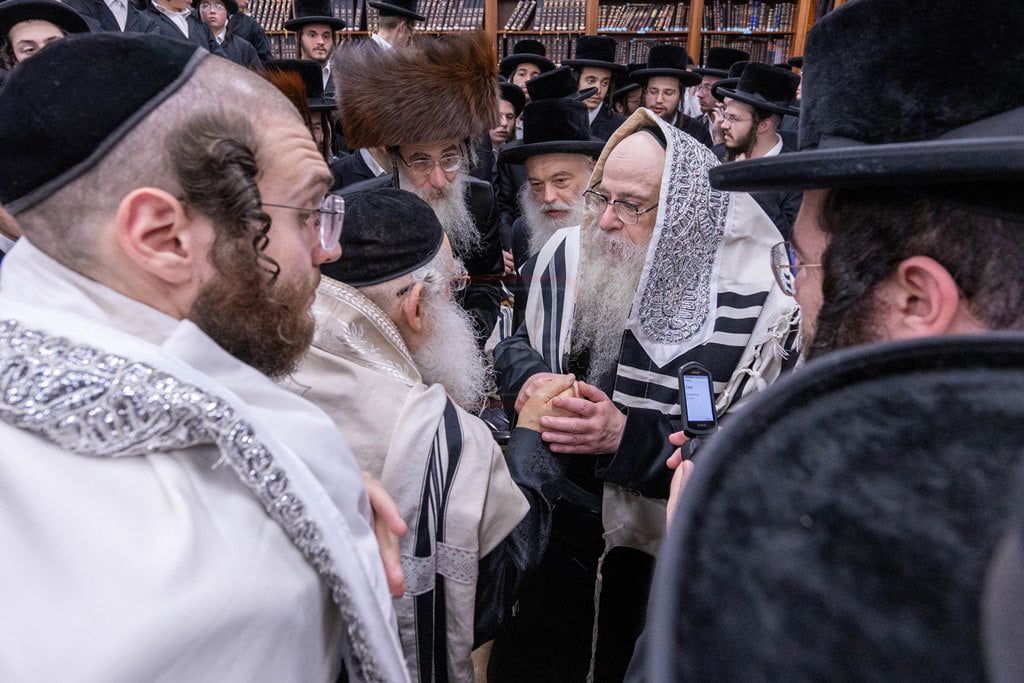 האדמו"ר מצאנז קלויזנבורג בקאנטרי