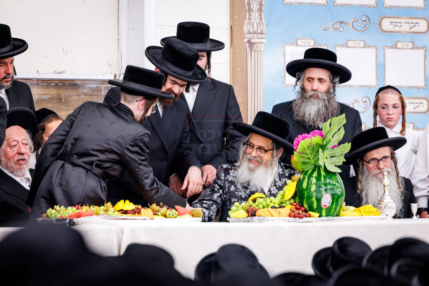 האדמו"ר מסאטמר בביקור בקעמפים בהרי הקאנטרי