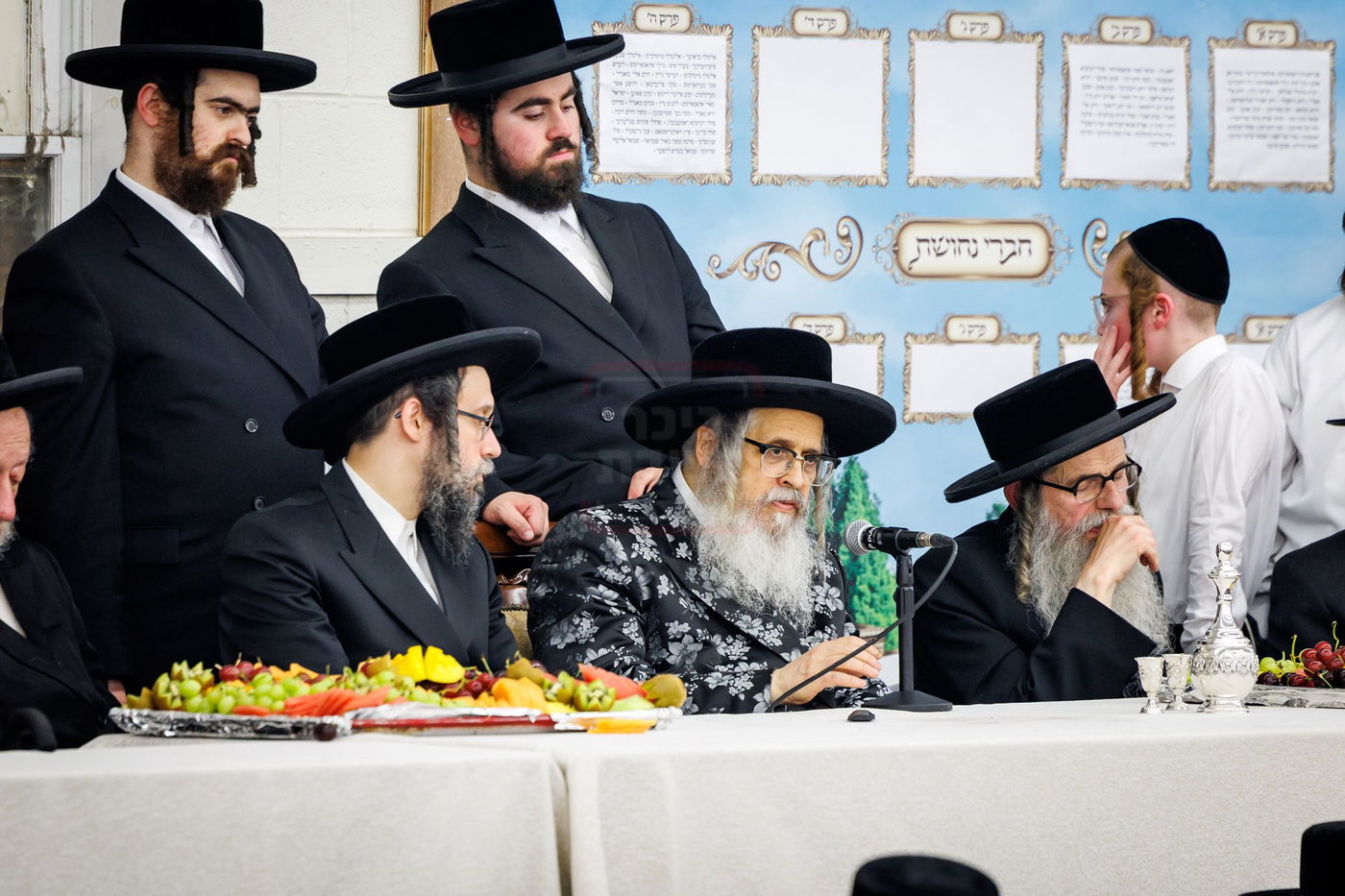 האדמו"ר מסאטמר בביקור בקעמפים בהרי הקאנטרי