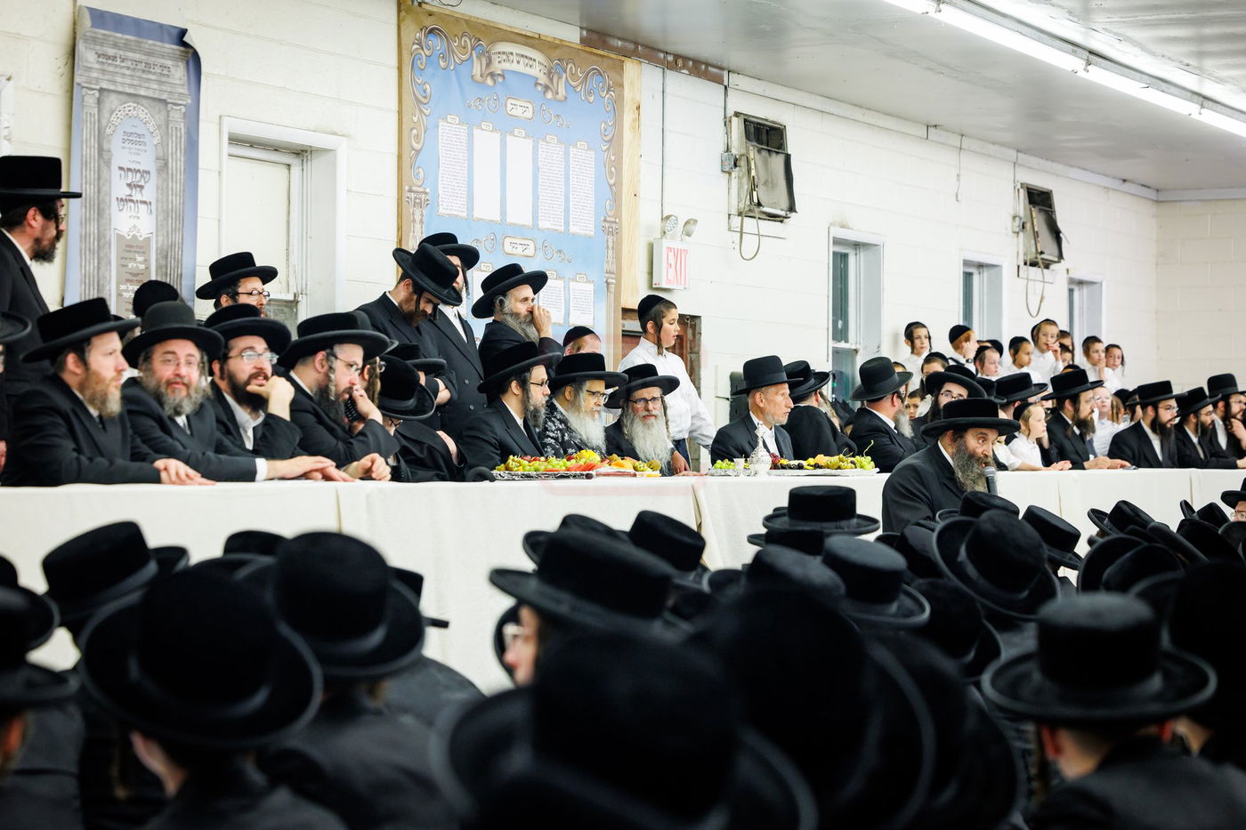 האדמו"ר מסאטמר בביקור בקעמפים בהרי הקאנטרי