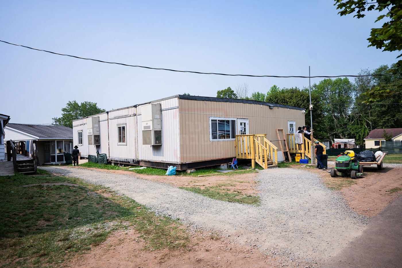 האדמו''ר מסערדאהעלי במחנה ישיבת סערדאהעלי במאנטיסעלאו 