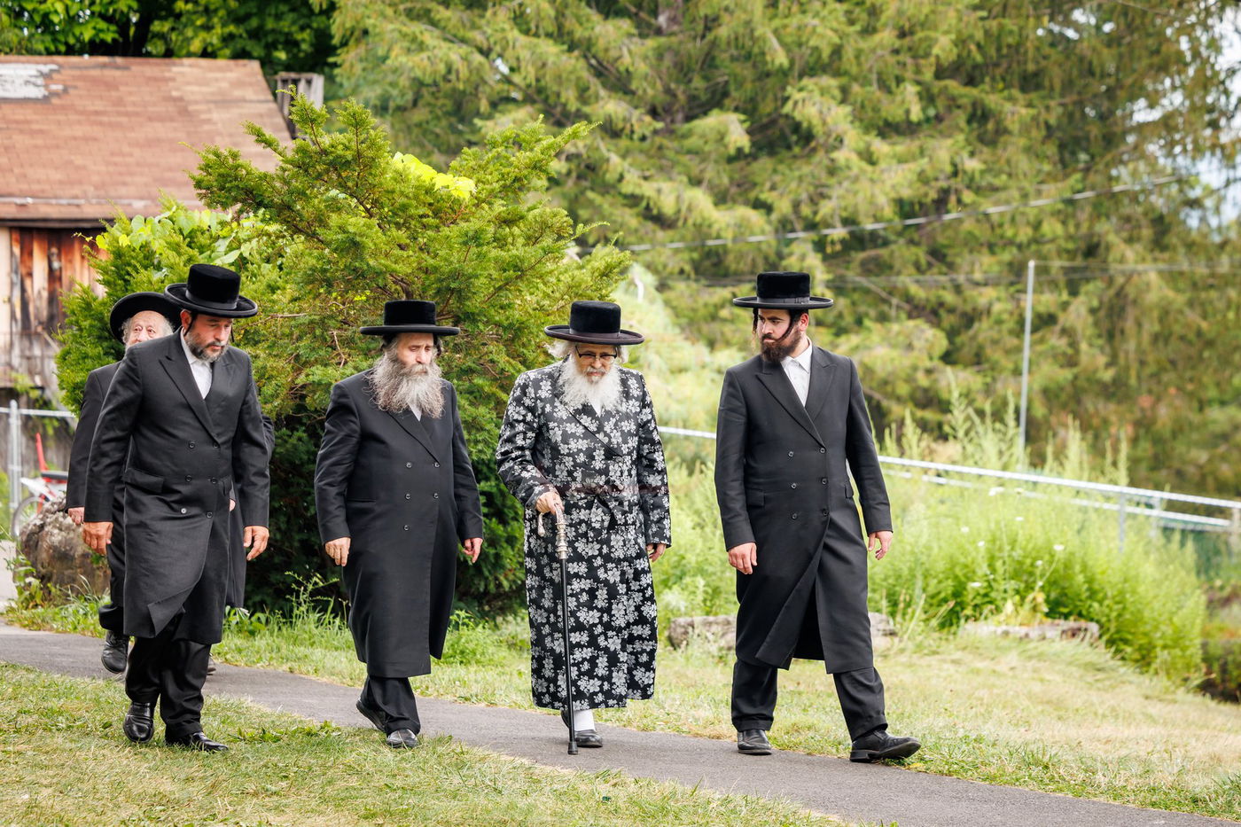 האדמו"ר מסאטמר בביקור בקעמפים בהרי הקאנטרי